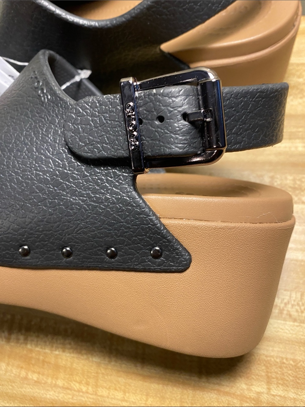 CROCS Dylan Studded Platform Slides Open Toe in Black Sepia Women’s 7 NWT - Picture 8 of 8